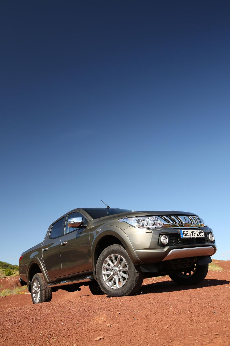  Mitsubishi L200 Double Cab 2015 года  (фото 22 из 29)